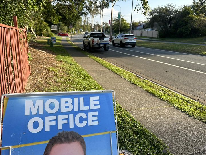 Community Roadside Helensvale 7 Nov 24